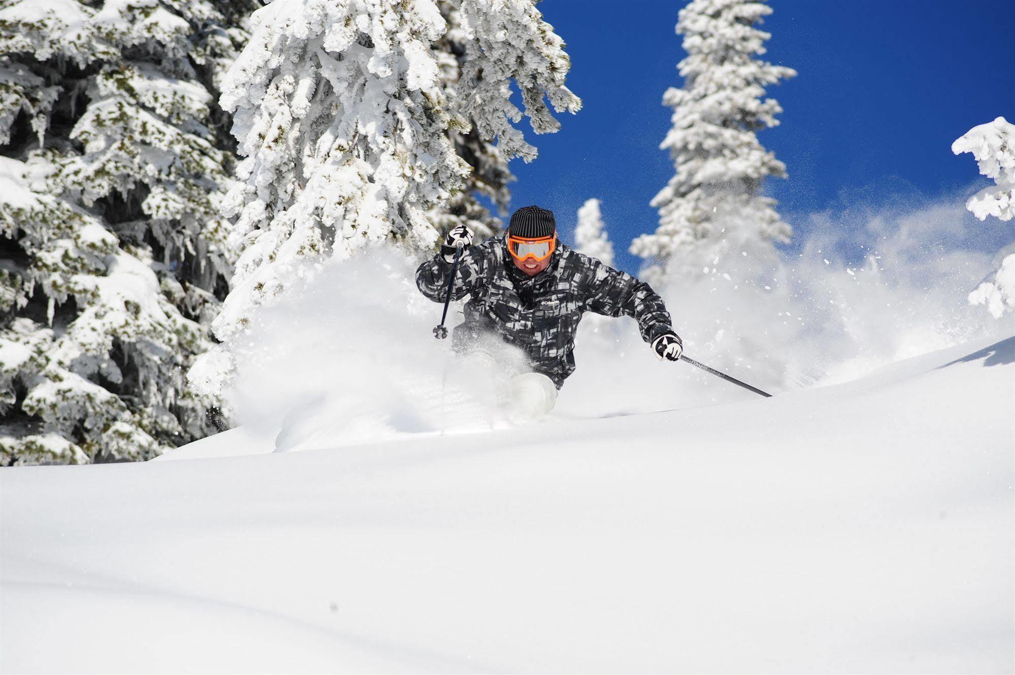 Stonebridge Lodge Big White エクステリア 写真
